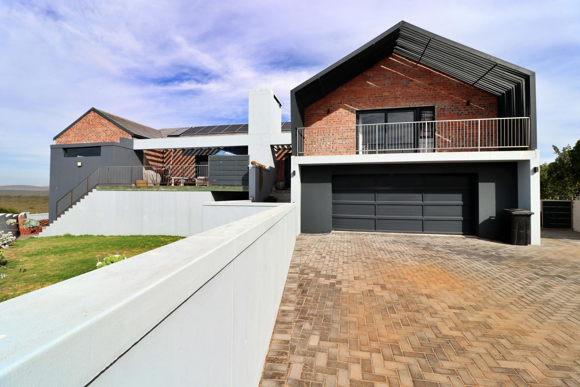 House for sale with 5 bedrooms, 6, Ixia Close | Fine & Country