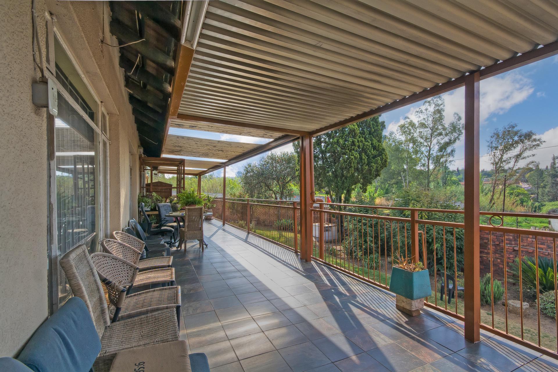 House for sale with 3 bedrooms, 398, Corlett Drive | Fine & Country